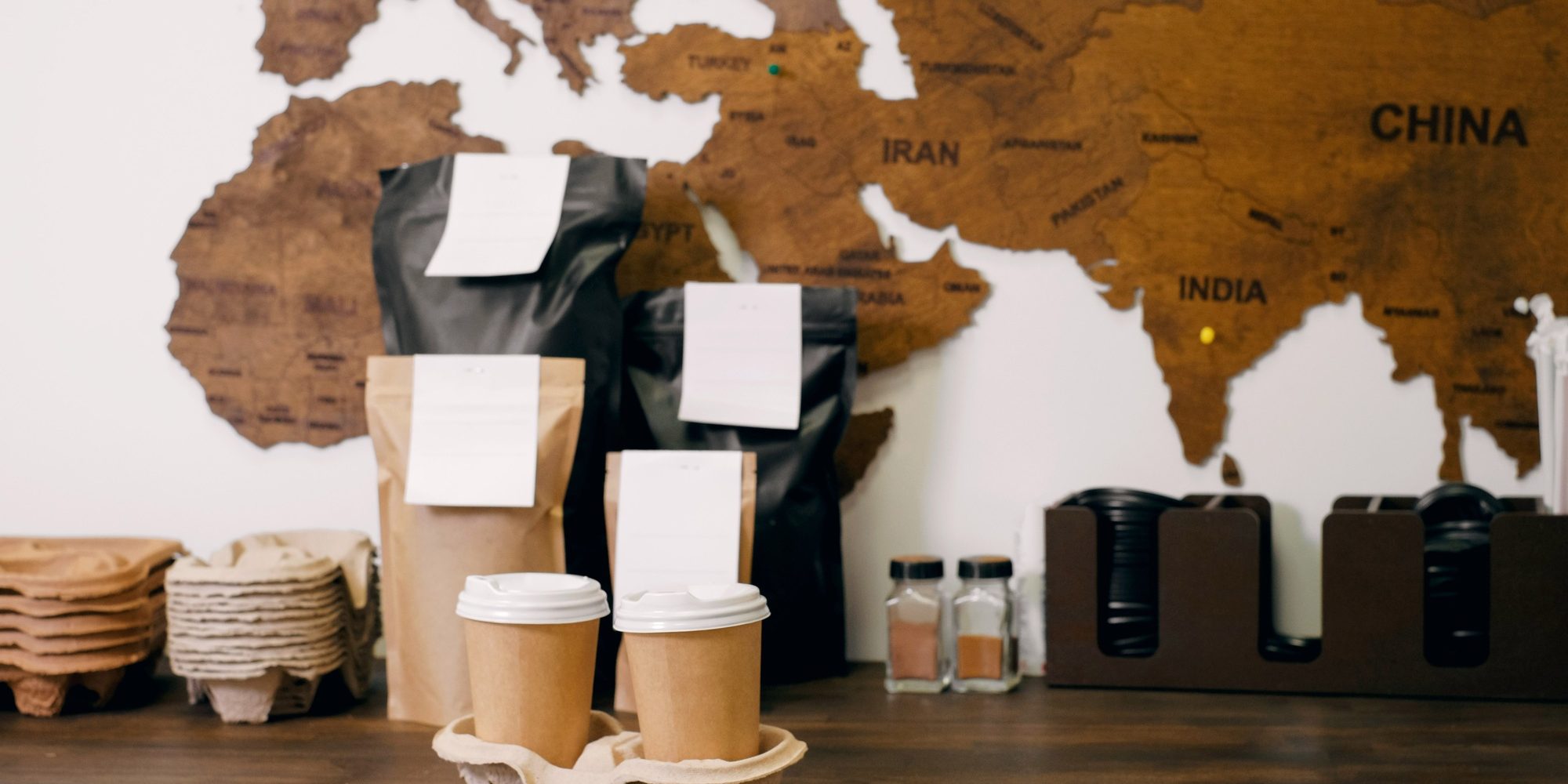 Disposable paper cups to go